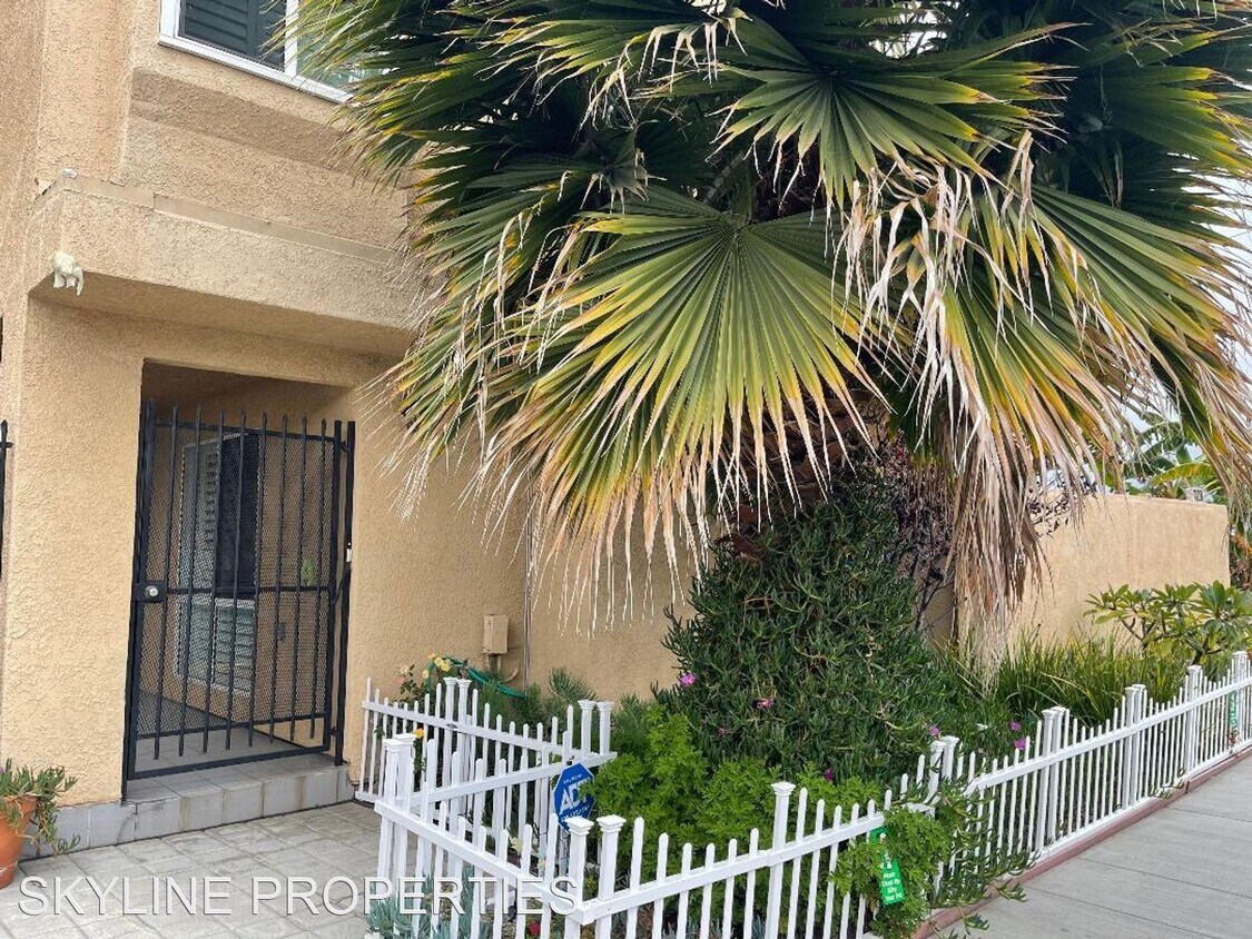 Primary Photo - 3 br, 2.5 bath House - 3121 E 10TH STREET #A