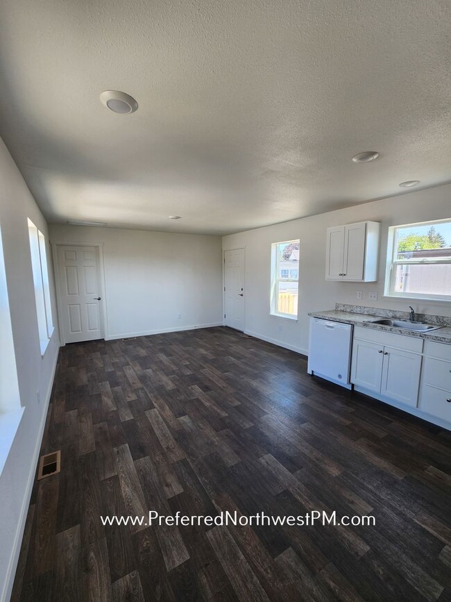Building Photo - New Mobile Home in Tivoli Mobile Home Park...