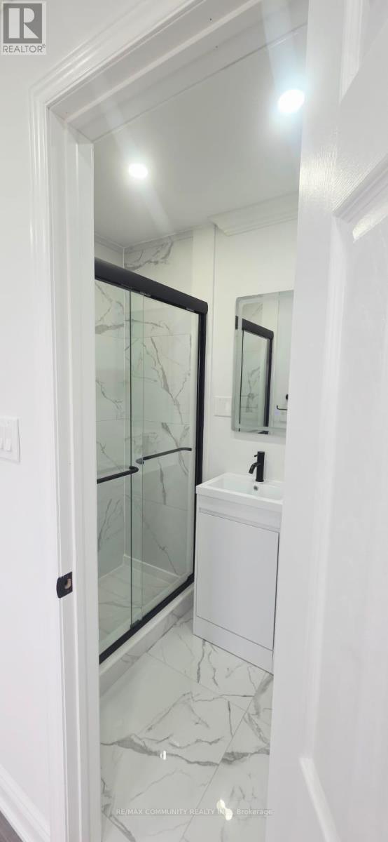 Photo du bâtiment - 50 Rockman Cres