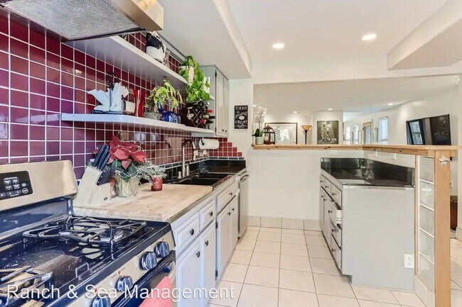 Foto del edificio - 2 br, 2 bath House - 2459 Tuttle St