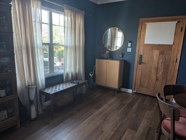 Living Room - 5136 Windermere Ave