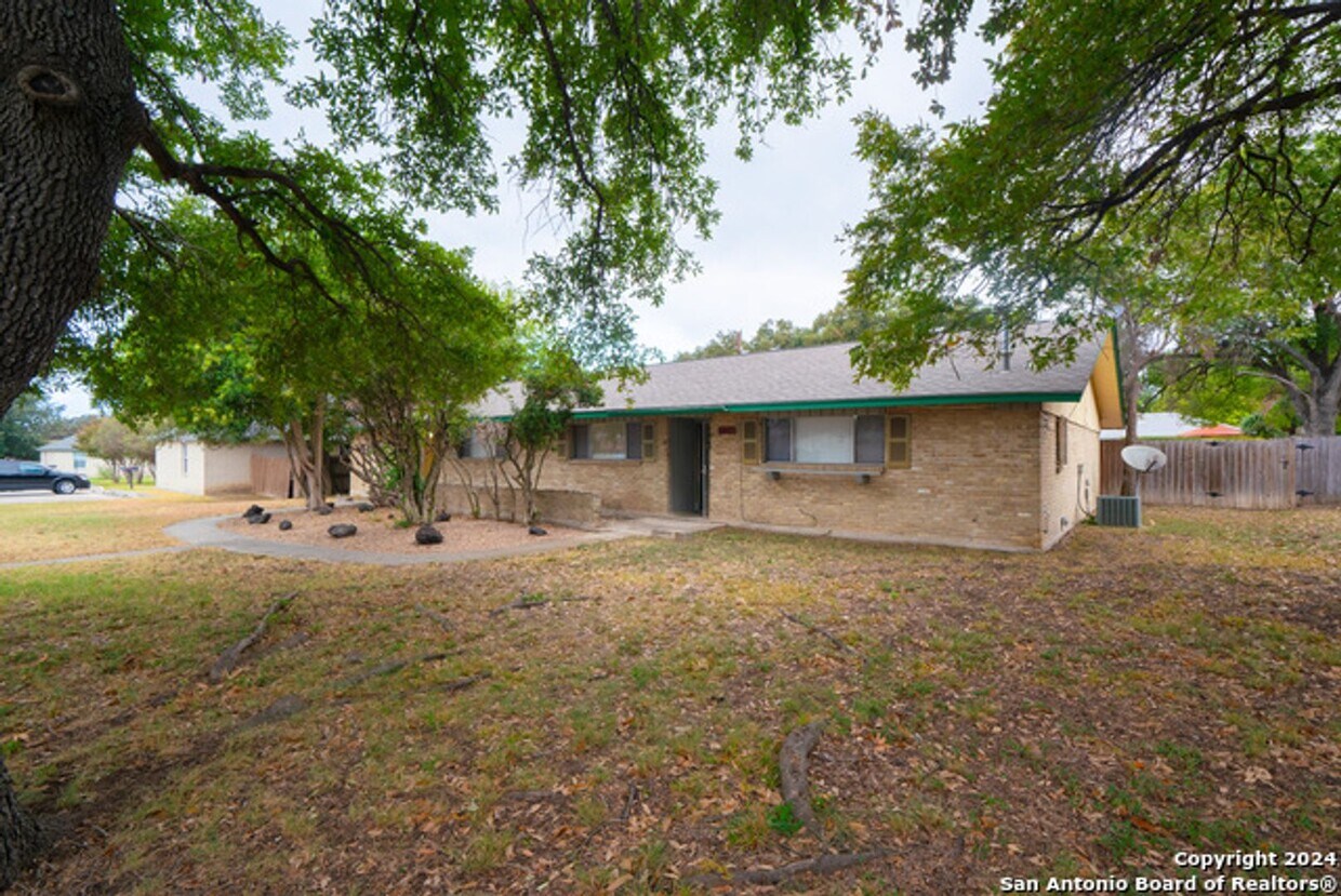 Photo - 5627 Walzem Rd