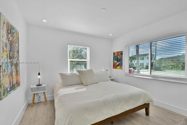 Foto del edificio - 3521 SW 16th St