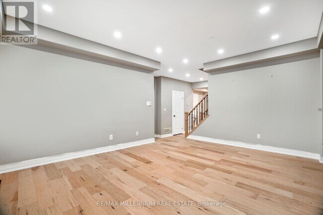 Building Photo - 162 Branchton Rd