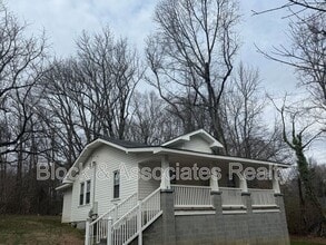 Building Photo - 1314 Uwharrie St