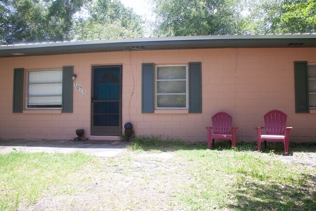 Photo - 1671 School Street House