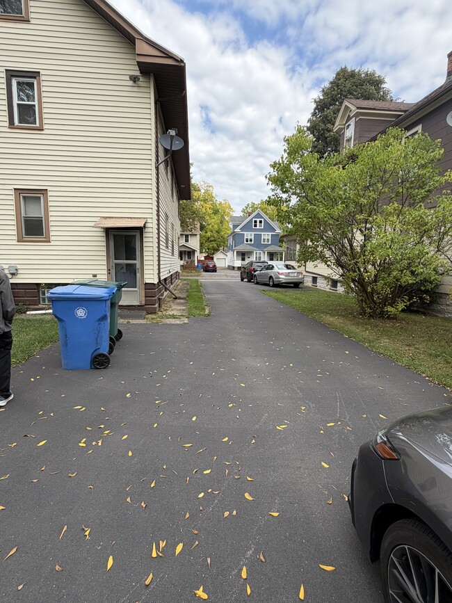 Building Photo - 141 Congress Ave