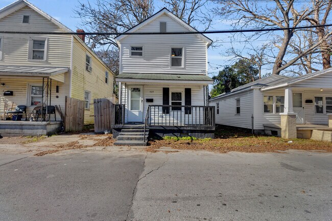 Building Photo - 605 1st Ave