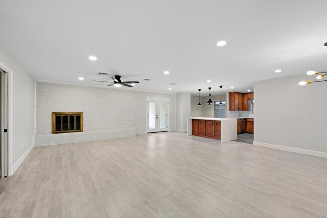 Foto del edificio - 5911 Rutherglenn Dr