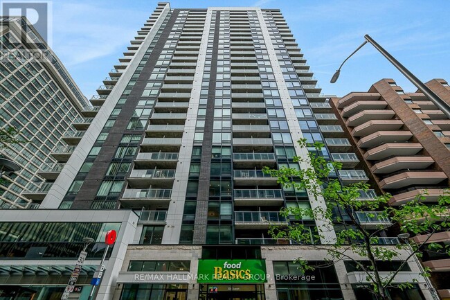 Building Photo - 340 Queen St