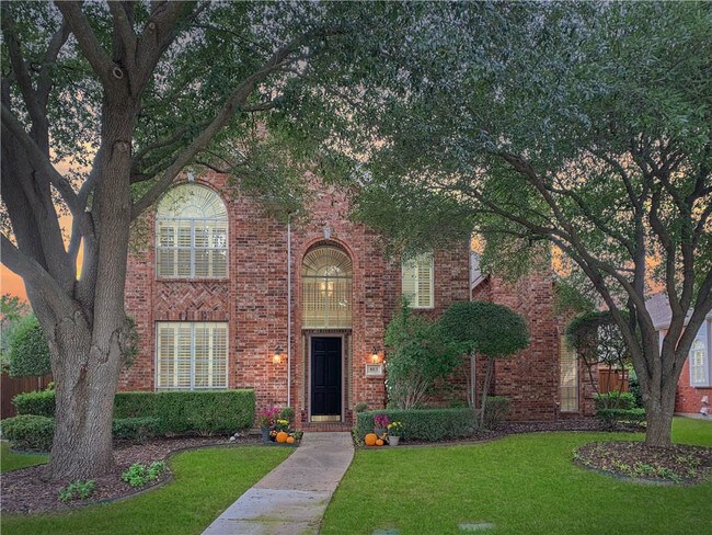 Foto del edificio - 803 Twin Creeks Dr