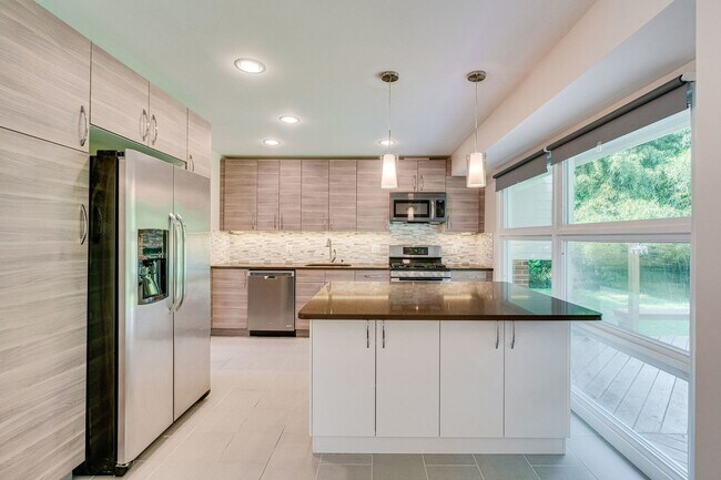 Foto del edificio - 4228 San Carlos Dr