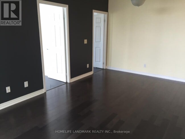 Building Photo - 388 Prince of Wales Dr
