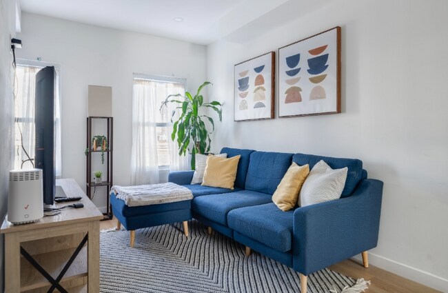 Foto del edificio - 12 W 52nd St