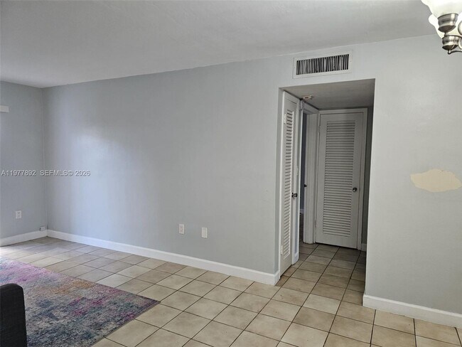 Foto del edificio - 7570 SW 82nd St