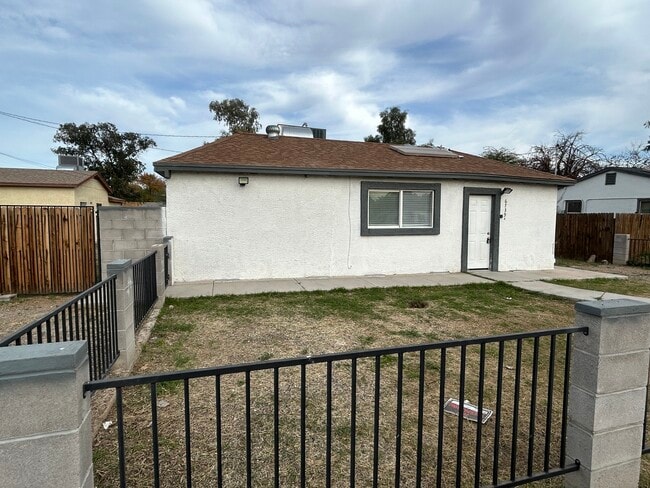 Building Photo - 6739 N 63rd Ave