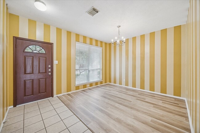 Foto del edificio - 9223 Carlin Bend Ln