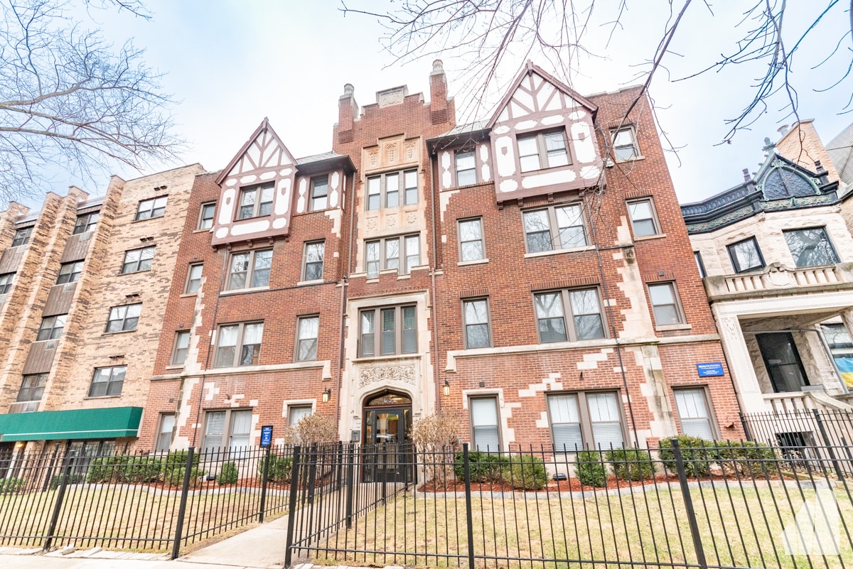 Primary Photo - 656 W Wrightwood Ave