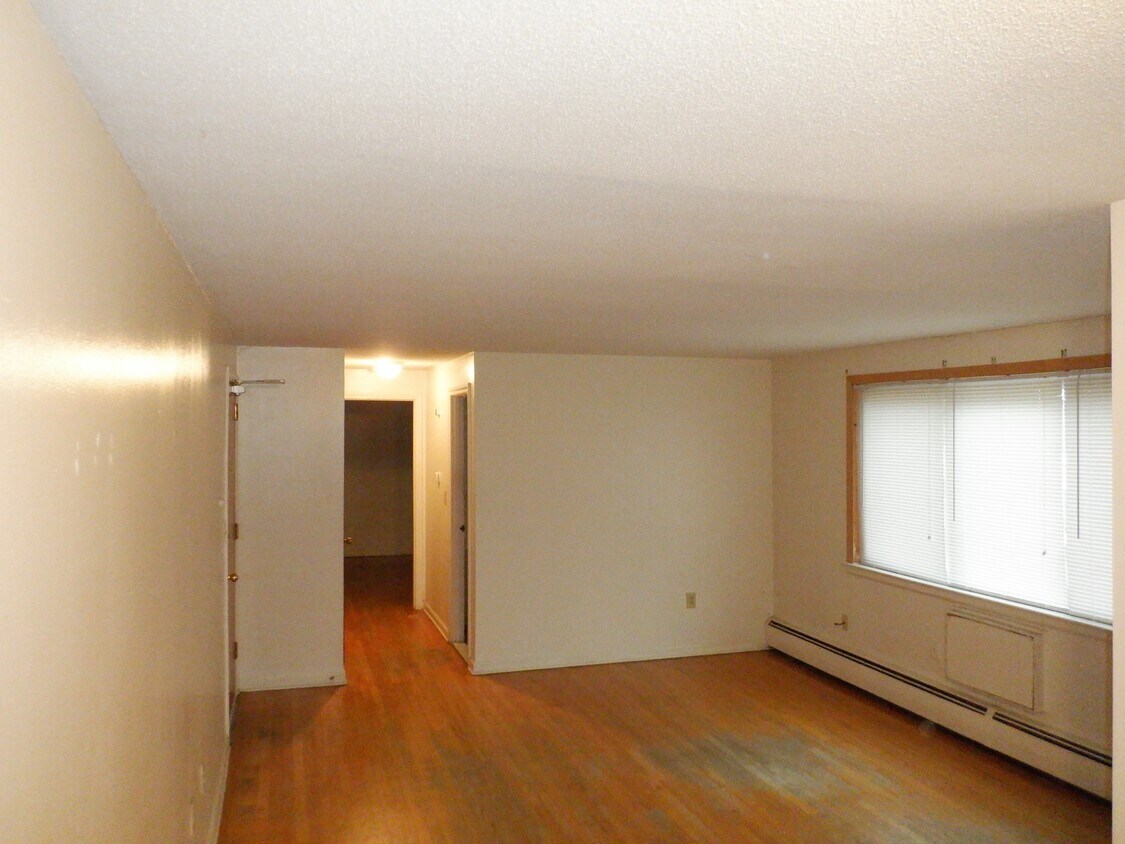 Building Photo - 145 Barker St