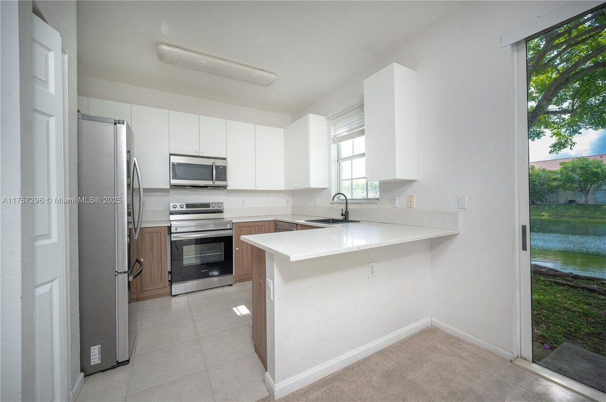 Foto principal - 445 NE 21st Ave