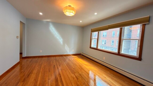 Building Photo - 1002 87th St