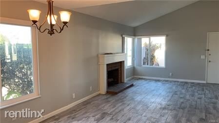Building Photo - 4 br, 3 bath House - 4462 Walnut Ave