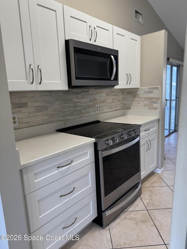 Foto del edificio - 118 Beach Park Ln