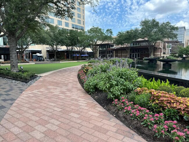 Foto del edificio - 800 Town and Country Blvd