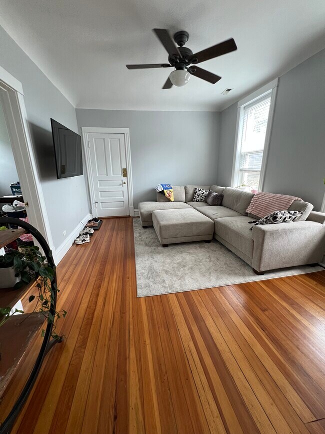 front room - 2114 W Lyndale St