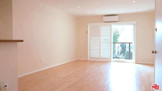 Foto del edificio - 9005 Cynthia St