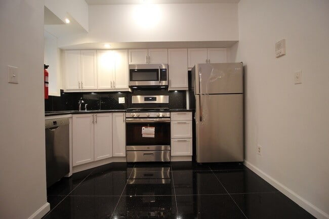 Building Photo - 214 48th St