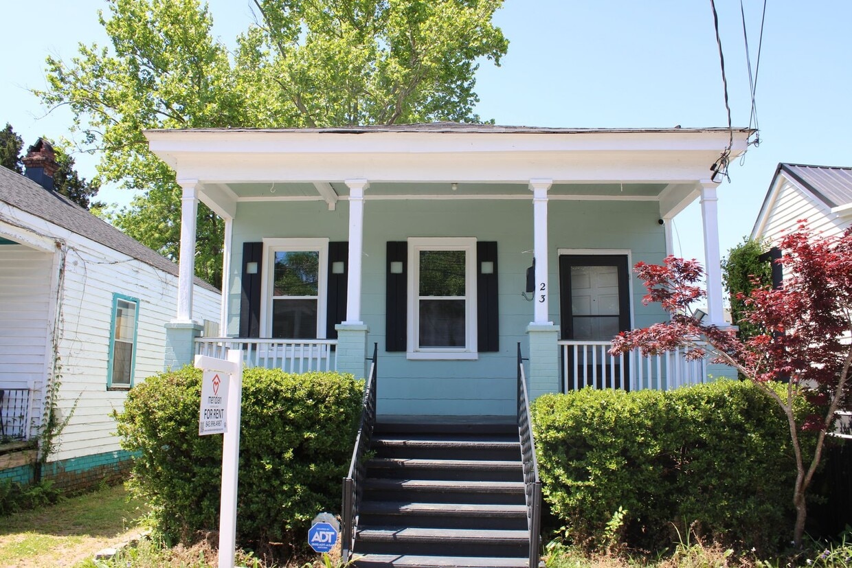 Primary Photo - Charming Charleston Living ~ 3 bedroom / 2...