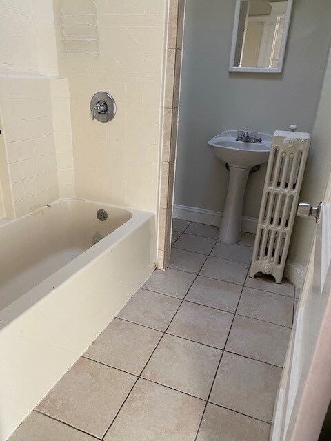 Full Bath - 513 N Ellwood Ave