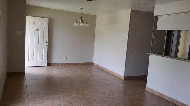 Foto del edificio - 6358 Crestside Dr