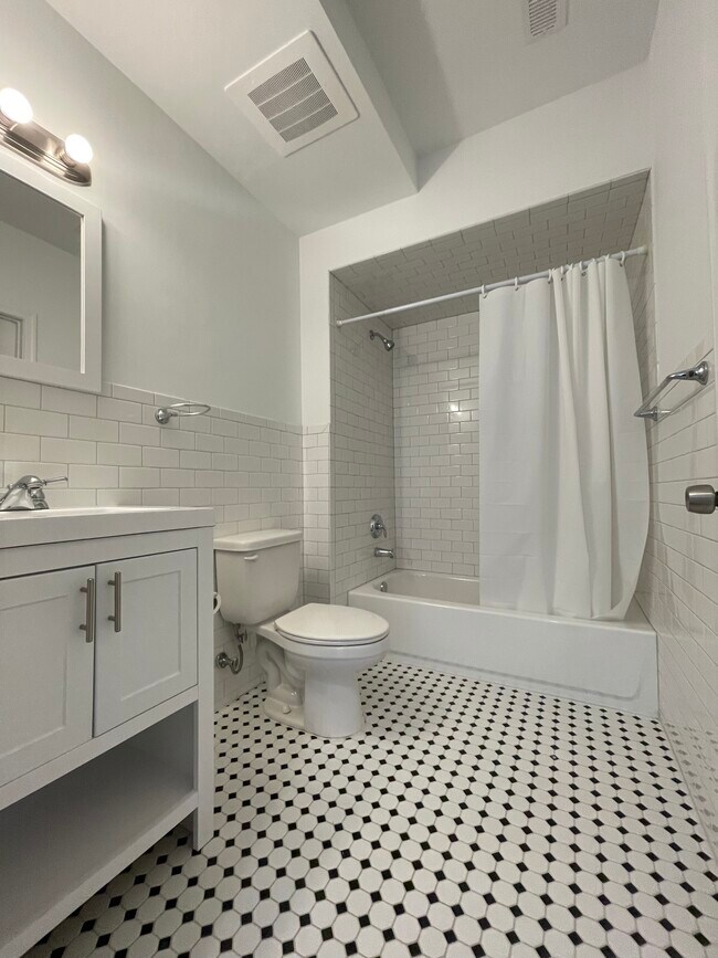 Foto del edificio - 160 Adams St NW