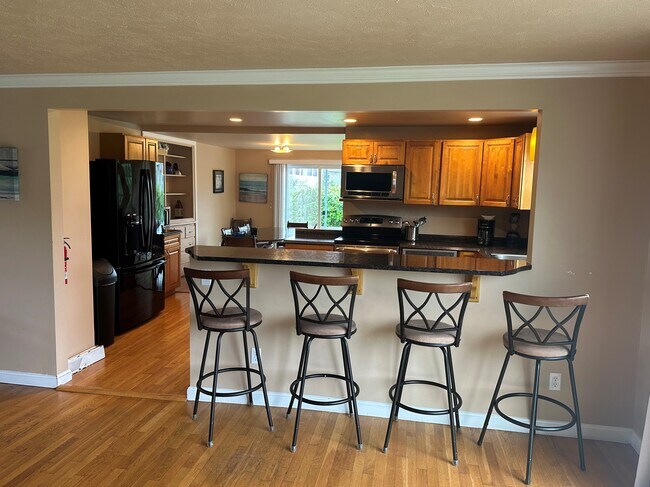 Building Photo - 64 Houston Ave