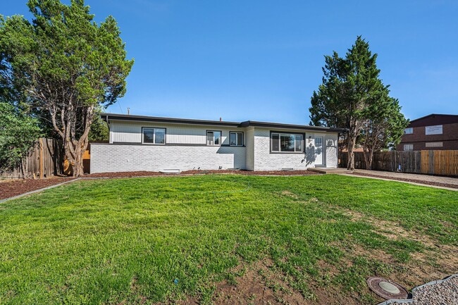 Building Photo - Spacious 6-Bed 3-Bath Home in Federal Heights/Denver