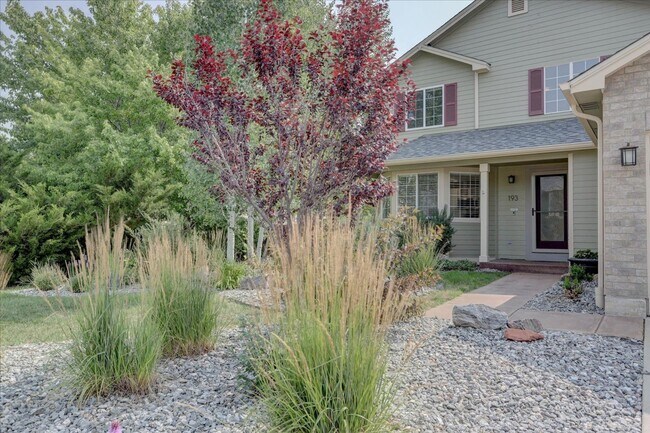 Building Photo - Gorgeous 4 bedroom/3.5 bathroom in Erie!