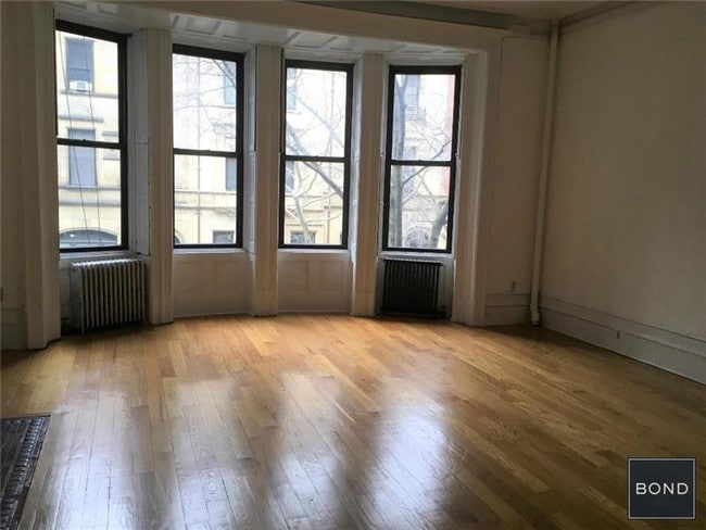 Building Photo - 42 W 73rd St