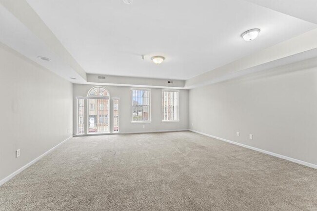 Foto del edificio - 14164 Lakeside Blvd N