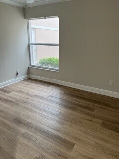 Building Photo - 9840 Luna Cir