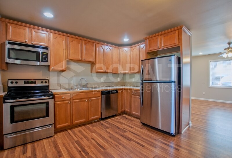 Foto principal - 2145 Bolton Rd NW