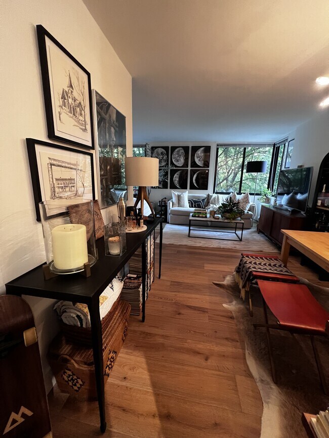 Foto del edificio - 2030 F St NW