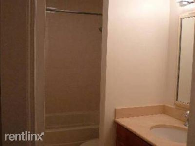 Building Photo - 2162 N Lincoln Ave