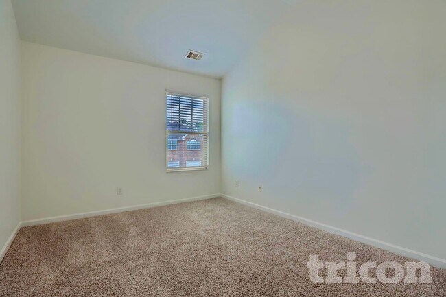 Foto del edificio - 5732 Barrington Run