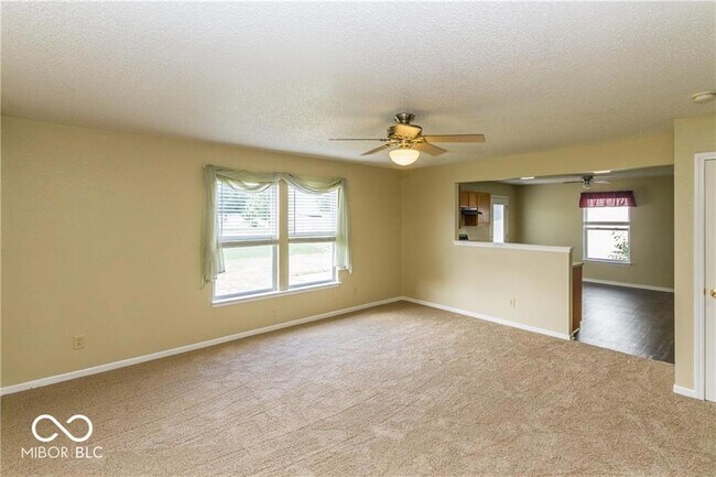 Foto del edificio - 10345 Lee Stewart Ln