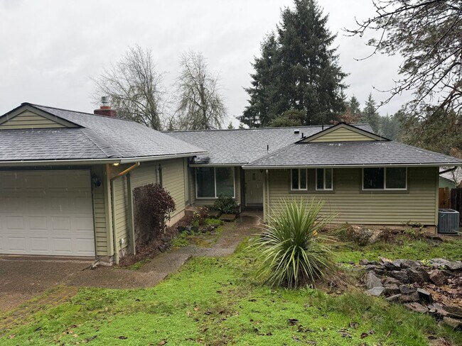 Building Photo - Beautiful 4 bedroom, 3 bathroom home in Eugene!
