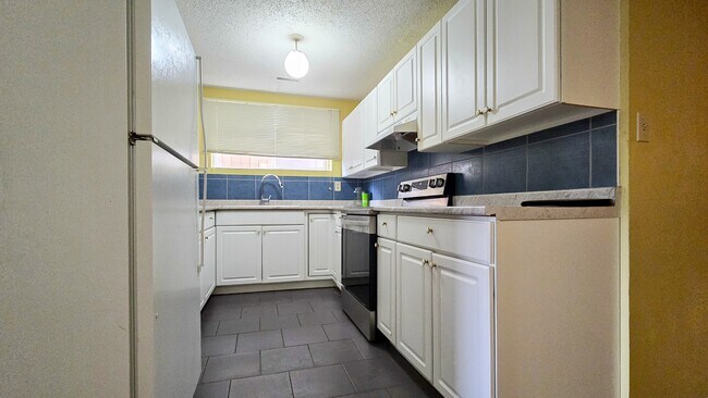 Photo du bâtiment - 1515-1536 36 St SE