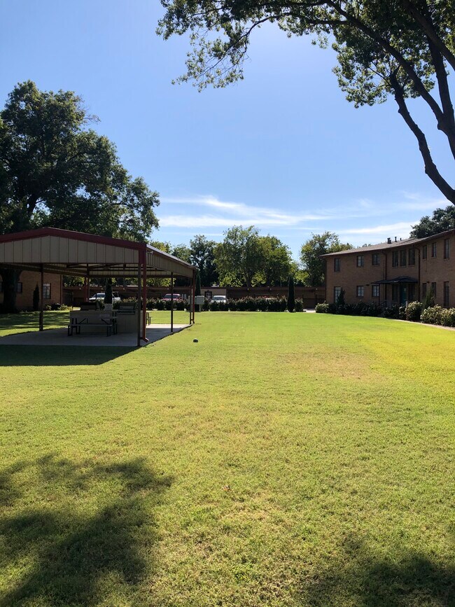 Foto del edificio - 3701 Southmoor Ln