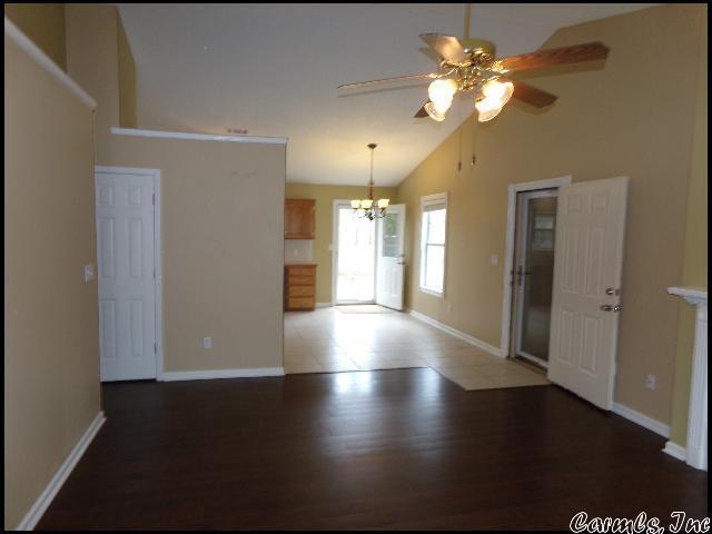 Building Photo - 1009 Foxwood Dr